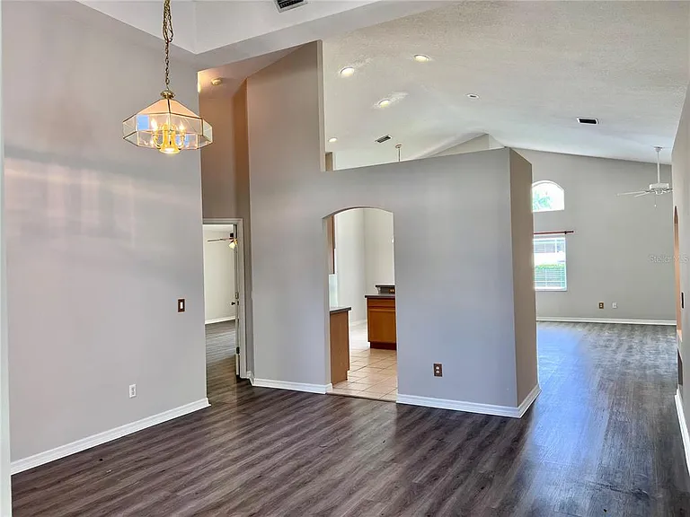 70 Wellesley Ln — Photo 7