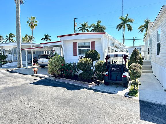 2nd image of 3332 Broadway Street