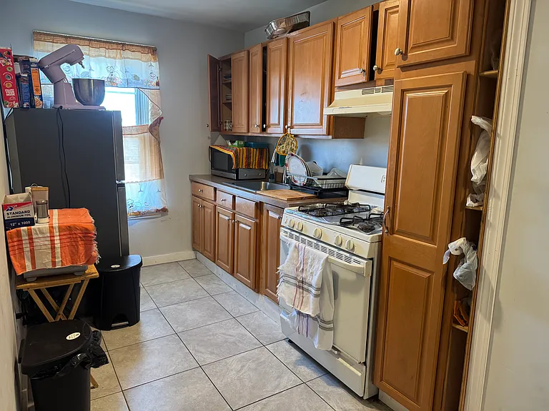 120 Summit St #3 — Photo 1