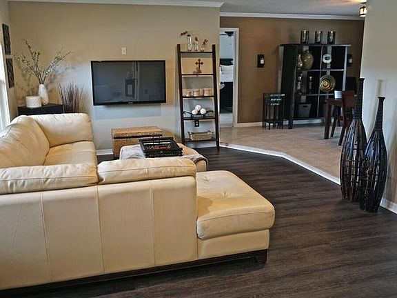 4th image of 958 Sklar Dr