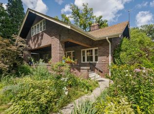 2216 W Greenleaf Ave, Chicago, IL 60645