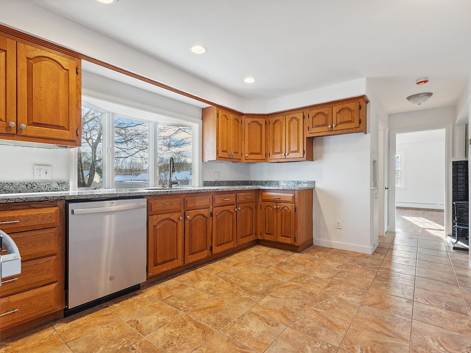 89 Horne Street, Dover, NH 03820 | Zillow