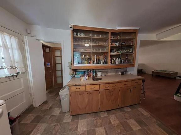 3rd image of 35 Hinshaw St
