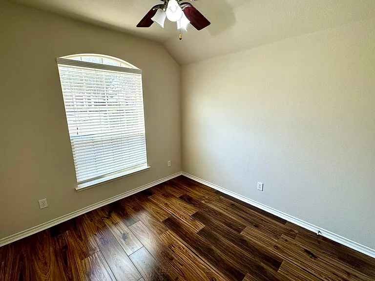 1703 Stonewick Dr — Photo 10