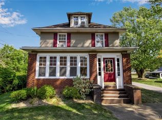 5095 Salt Rd, Clarence, NY 14031