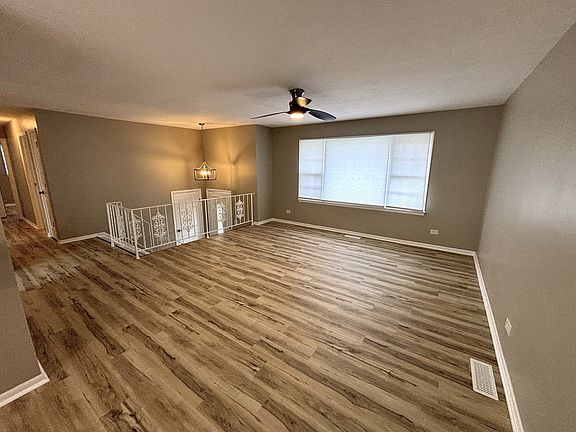 2nd image of 1910 Marigold Ln