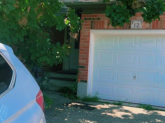 2nd image of 12 Snowdrop Cres #Basement