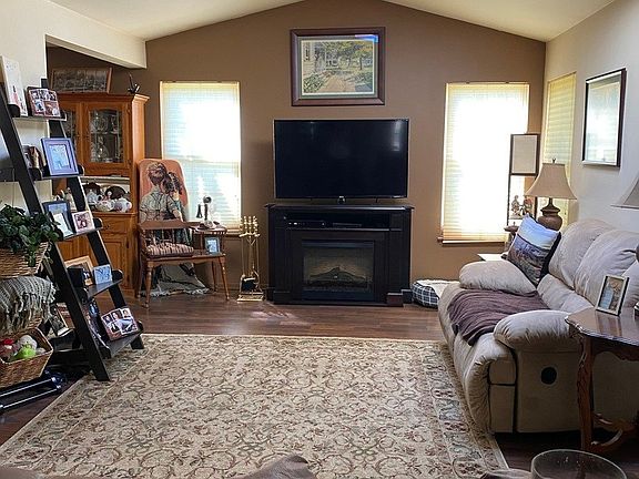 2nd image of 2092 Constitution Ct #2092