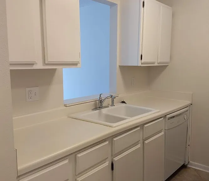 7 Lakeshore Cir #130 — Photo 6