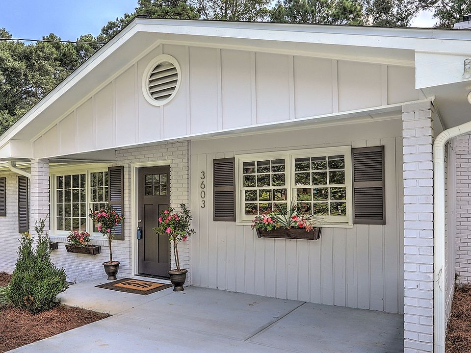 2nd image of 3603 Pinehill Cir