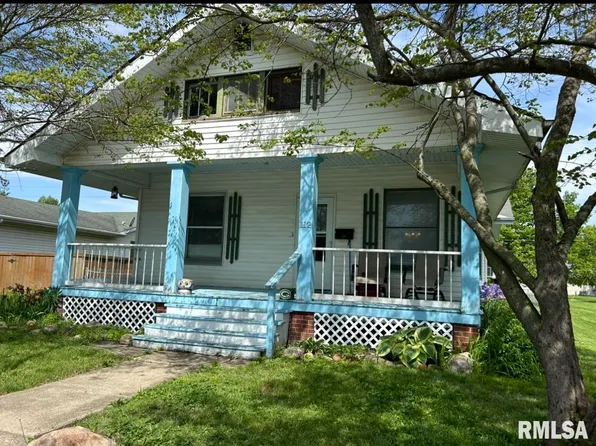 112 W Oak St, Gillespie, IL 62033