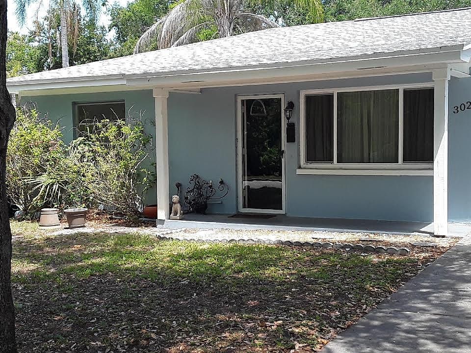 1st image of 302 Woodlawn Ave #302