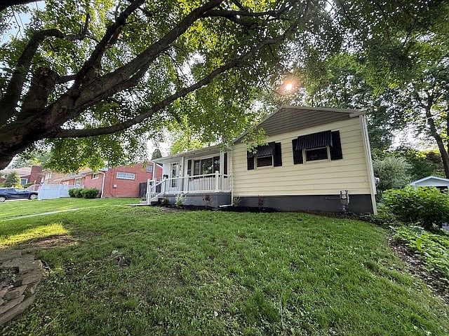1st image of 327 Mount Vernon Dr
