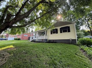 327 Mount Vernon Dr, Ellwood City, PA 16117