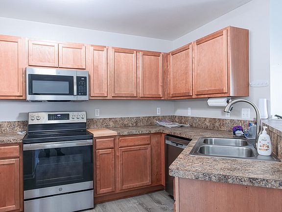3rd image of 3050 Cloverly Ln