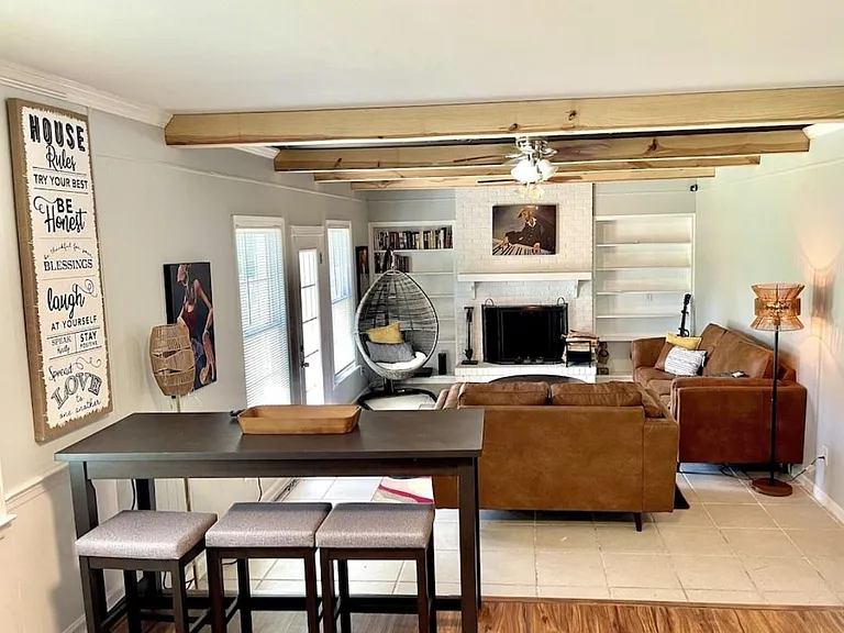 1321 Martinique Dr — Photo 4