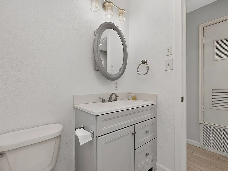 2307 Galway St — Photo 17