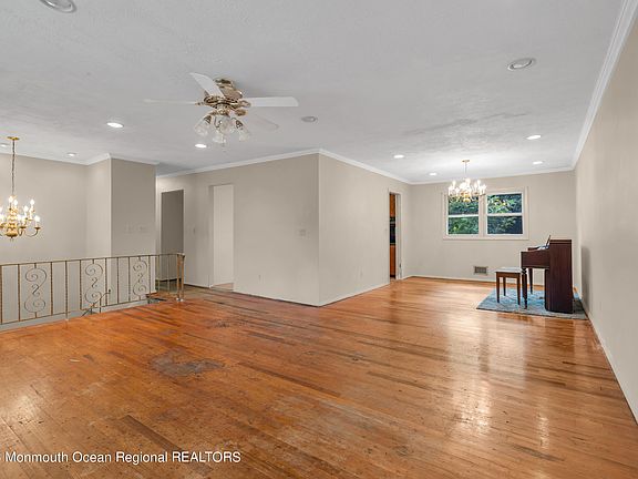 5th image of 74 Willow Drive