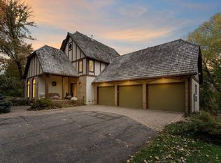 8611 Chalet Rd, Bloomington, MN 55438