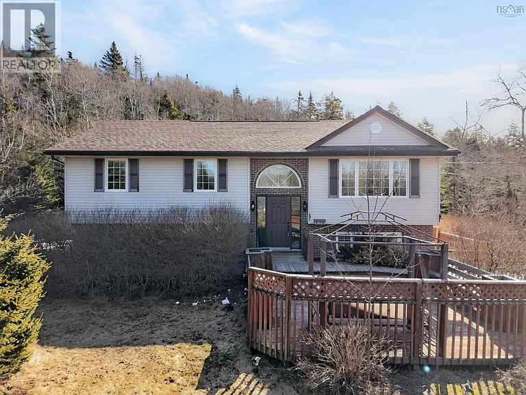 38 Charles Meade Dr — Photo 2