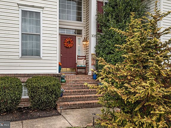 5th image of 101 Cahille Dr