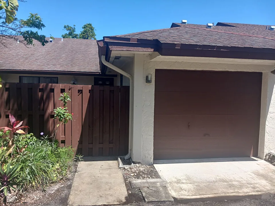 22682 Vistawood Way