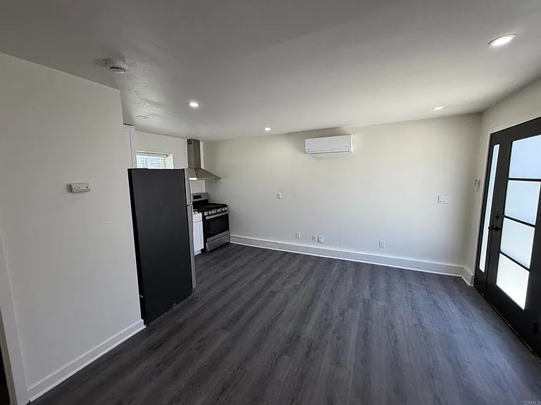 2032 Kearney Ave — Photo 10
