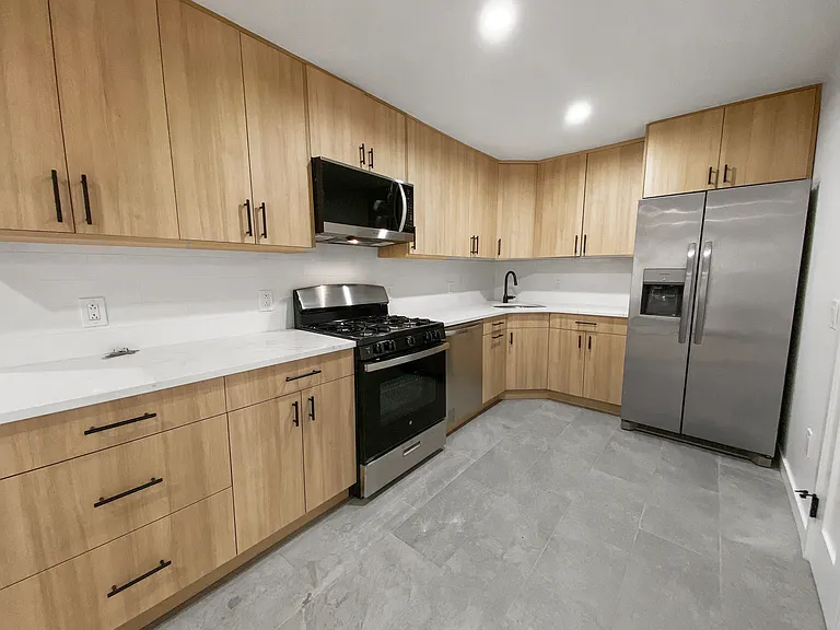 62 Woodbine St #1 — Photo 2