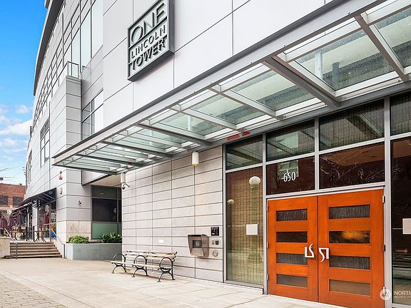 4th image of 650 Bellevue Way NE #2708