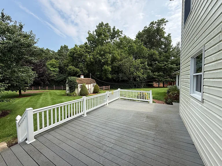 1695 Louser Rd — Photo 32