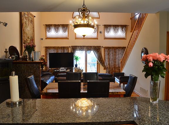 3rd image of 9012 Darien Woods Ct