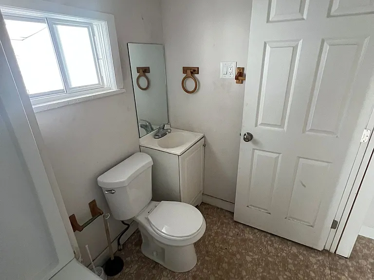406 8th Ave S #4 — Photo 5