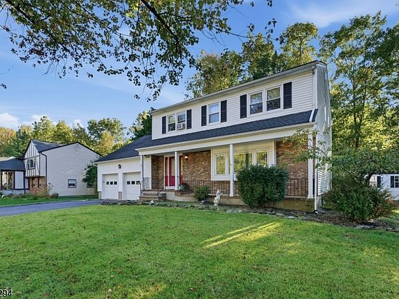 3rd image of 14 Whitaker Pl