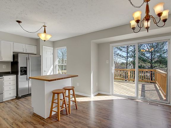 Dining area bright slider