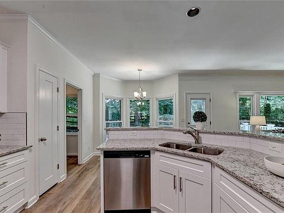 3rd image of 150 Ashewoode Downs Ln