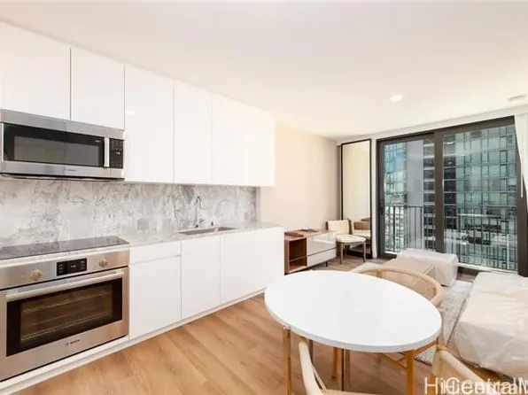 987 Queen St #906, Honolulu, HI 96814