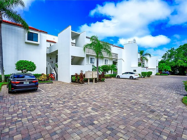 586 Beachwalk Cir #O-305 — Photo 4