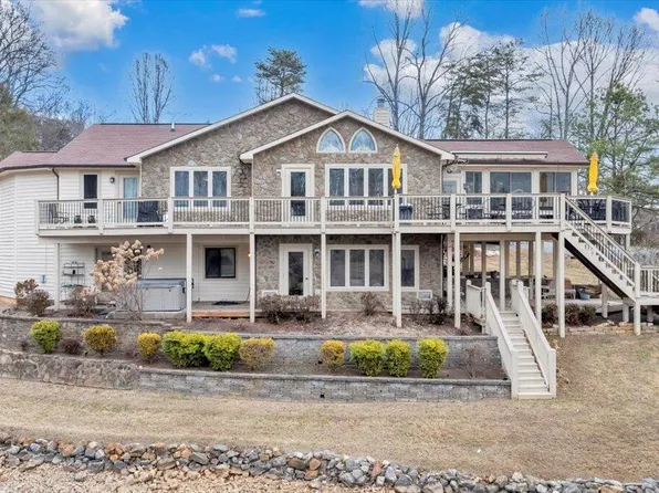 56 Brookside Ln, Moneta, VA 24121