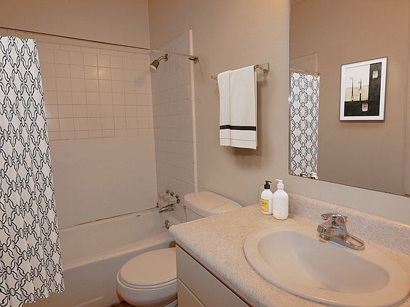 5th image of 401 NW 8th St #71