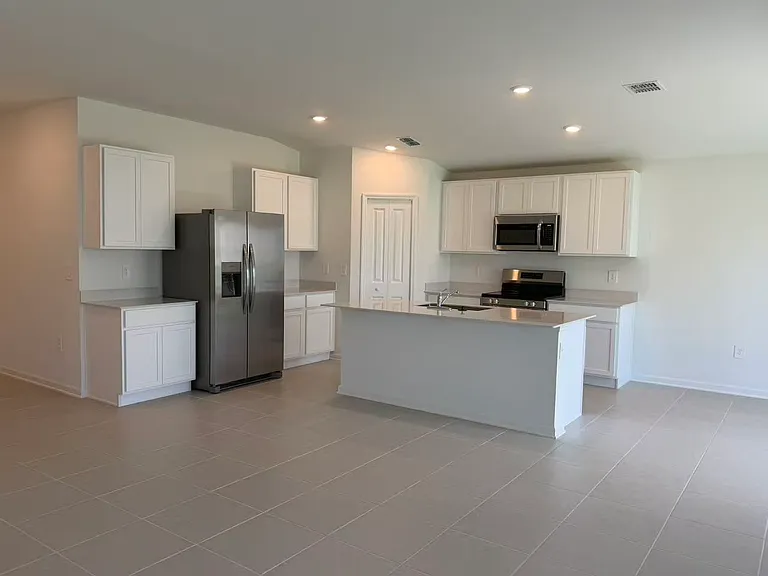 391 Artemis St — Photo 4