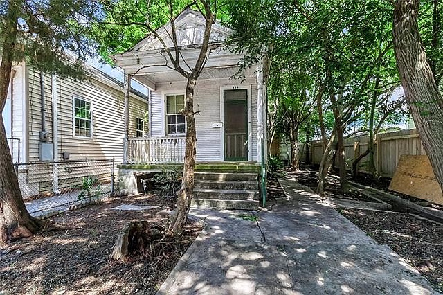 1st image of 829 N Salcedo St