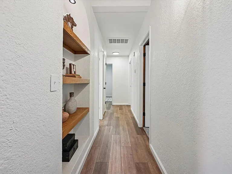 8102 S Sandusky Ave — Photo 24