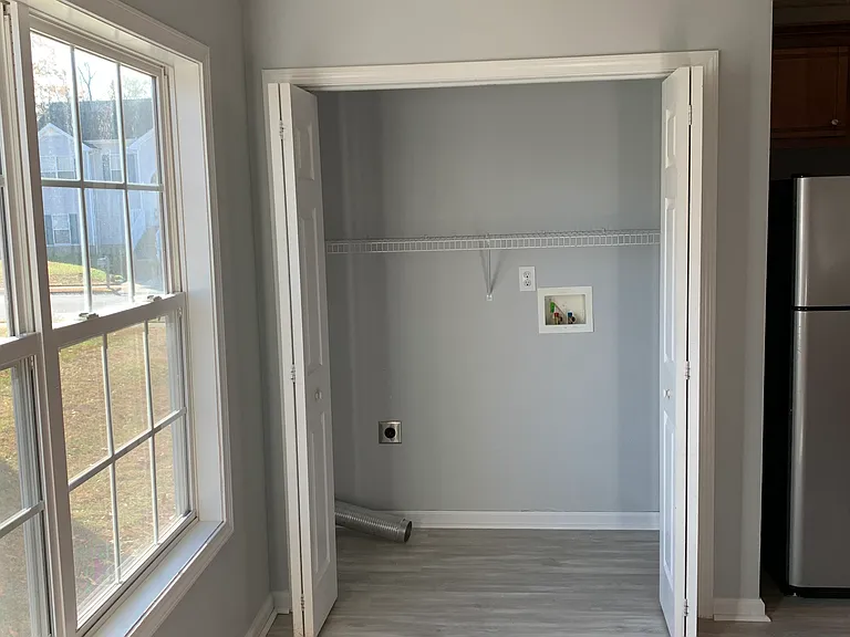 1617 Broad Cir — Photo 6