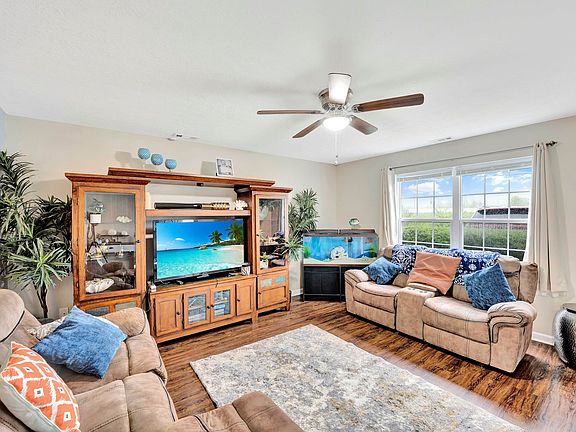 3rd image of 134 Eagle Nest Dr