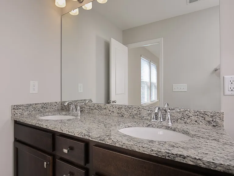 215 Hamlet Pl — Photo 7