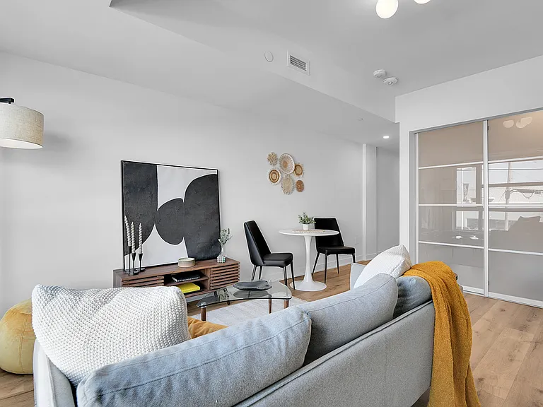 1155 Joseph Cyr St — Photo 12