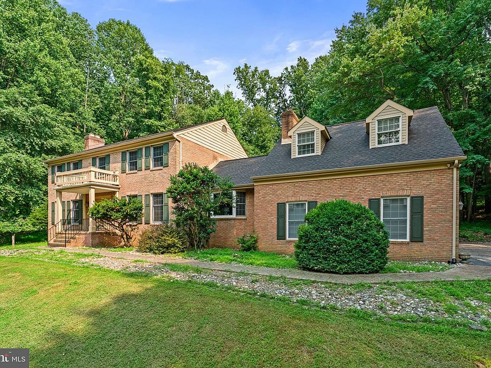 1st image of 300 Stonehurst Rd