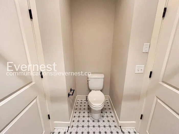 520 Moore Ave — Photo 24