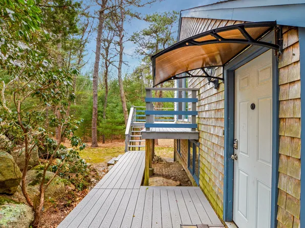 8 Indian Mound Lane, Falmouth, MA 02540