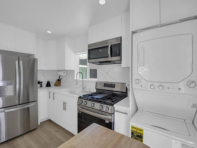 5733 Wilhelmina Ave — Photo 9